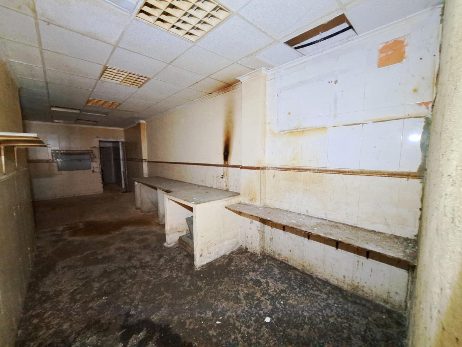 Erhverv til salg i Alzira - € 48.000 (Ref: 8888368)