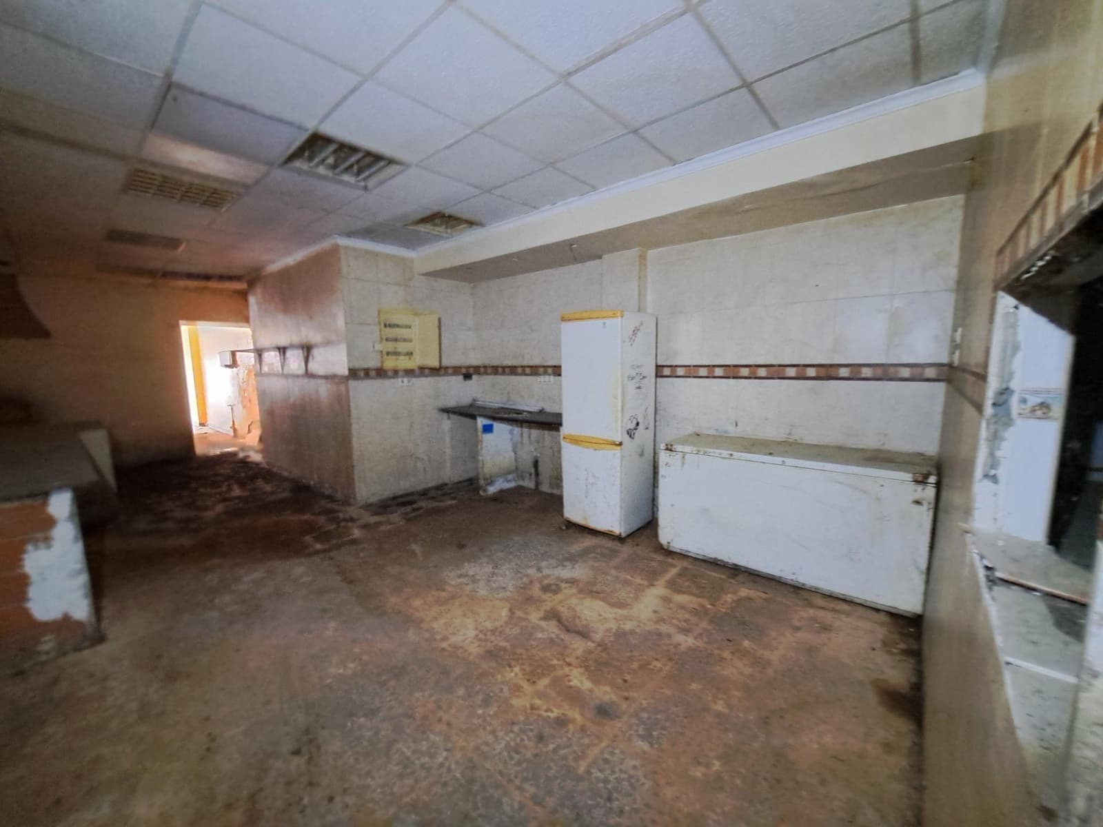 Erhverv til salg i Alzira - € 48.000 (Ref: 8888368)