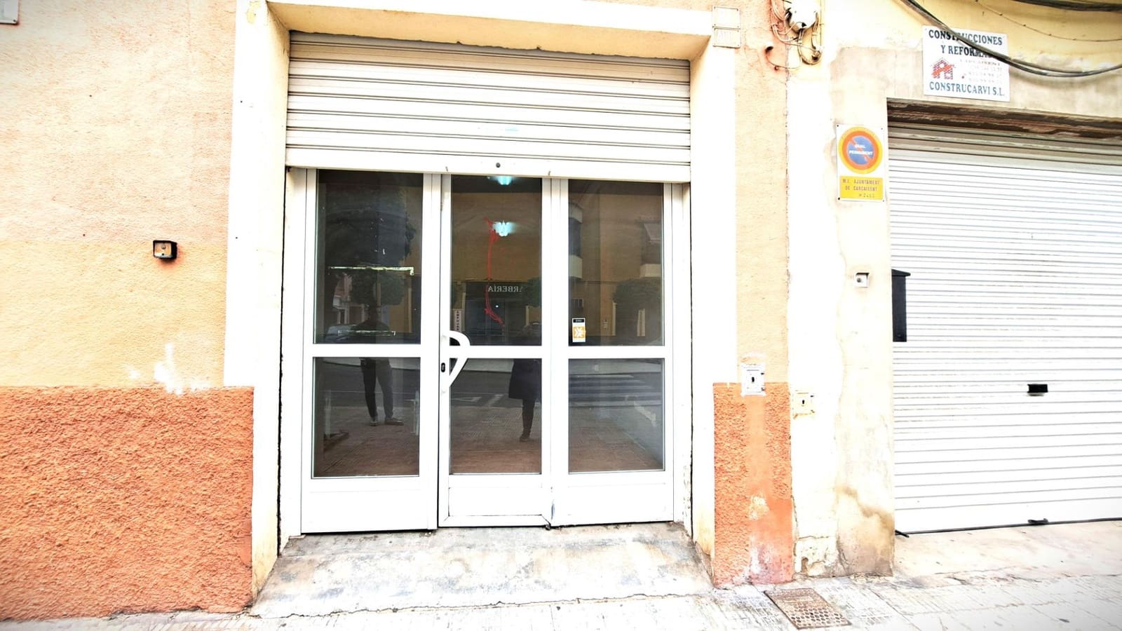 Commercial for sale in Carcaixent - € 80,000 (Ref: 8888369)