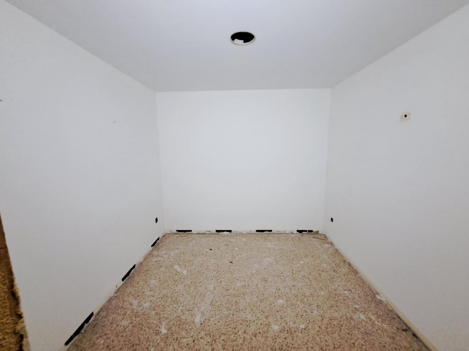 Erhverv til leje i Alzira - € 450 (Ref: 8894630)