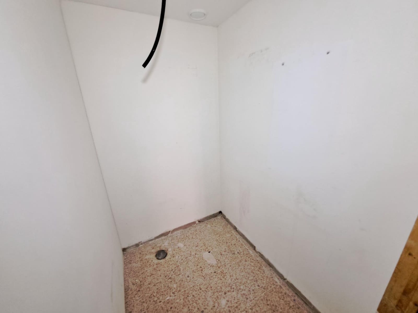 Erhverv til leje i Alzira - € 450 (Ref: 8894630)