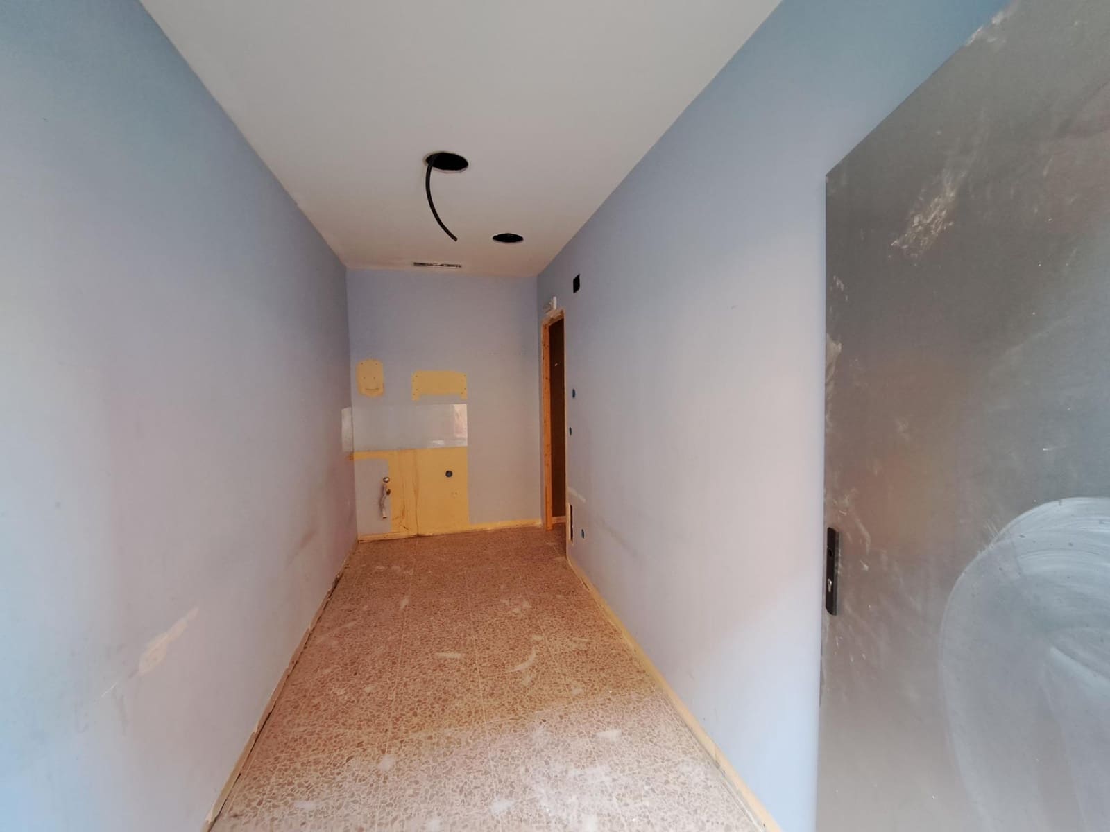 Erhverv til leje i Alzira - € 450 (Ref: 8894630)