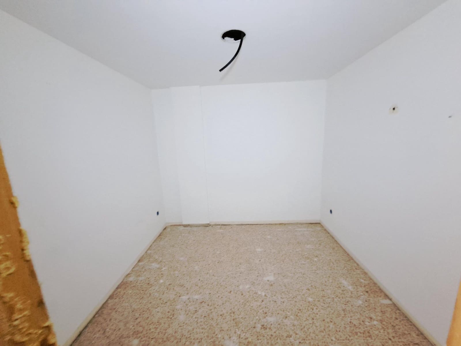 Erhverv til leje i Alzira - € 450 (Ref: 8894630)