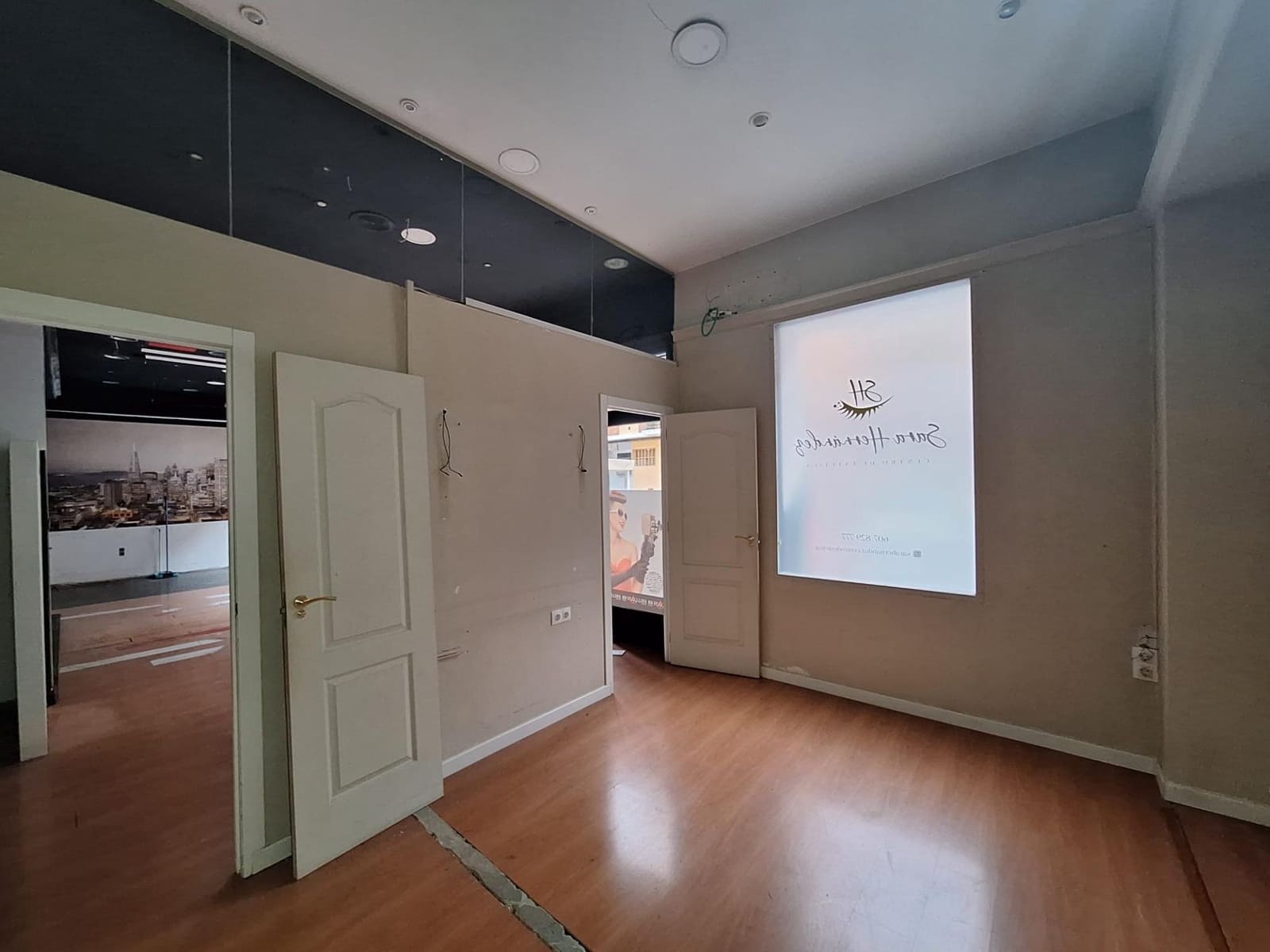 Erhverv til leje i Alzira - € 700 (Ref: 8900335)