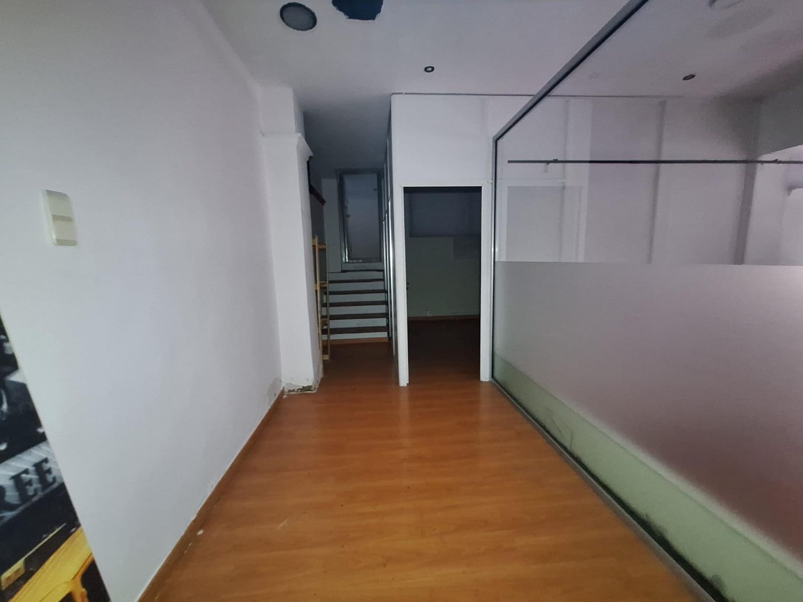 Erhverv til leje i Alzira - € 700 (Ref: 8900335)