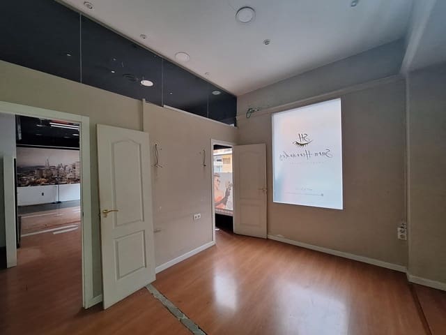 Komercyjne do wynajęcia w Alzira - 700 € (Ref: 8900335)