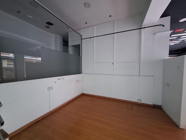 Komercyjne do wynajęcia w Alzira - 700 € (Ref: 8900335)