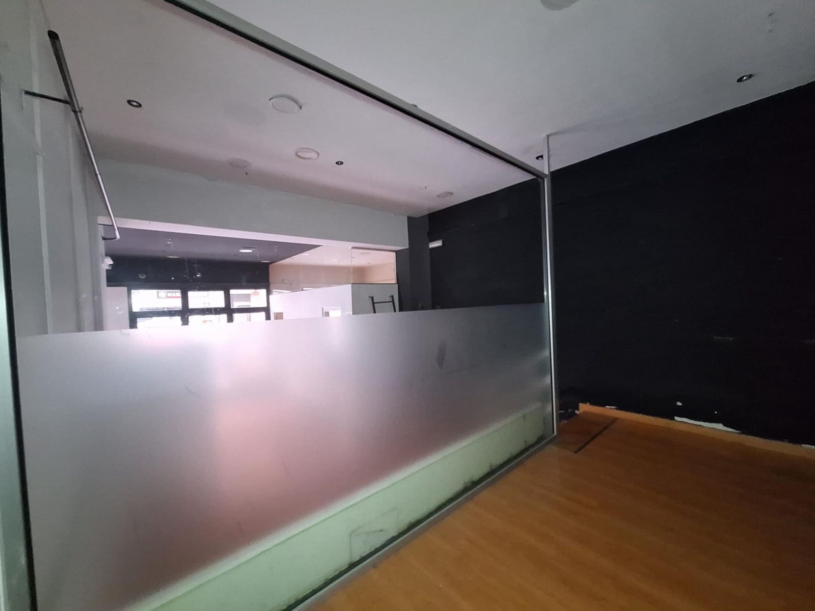 Erhverv til leje i Alzira - € 700 (Ref: 8900335)