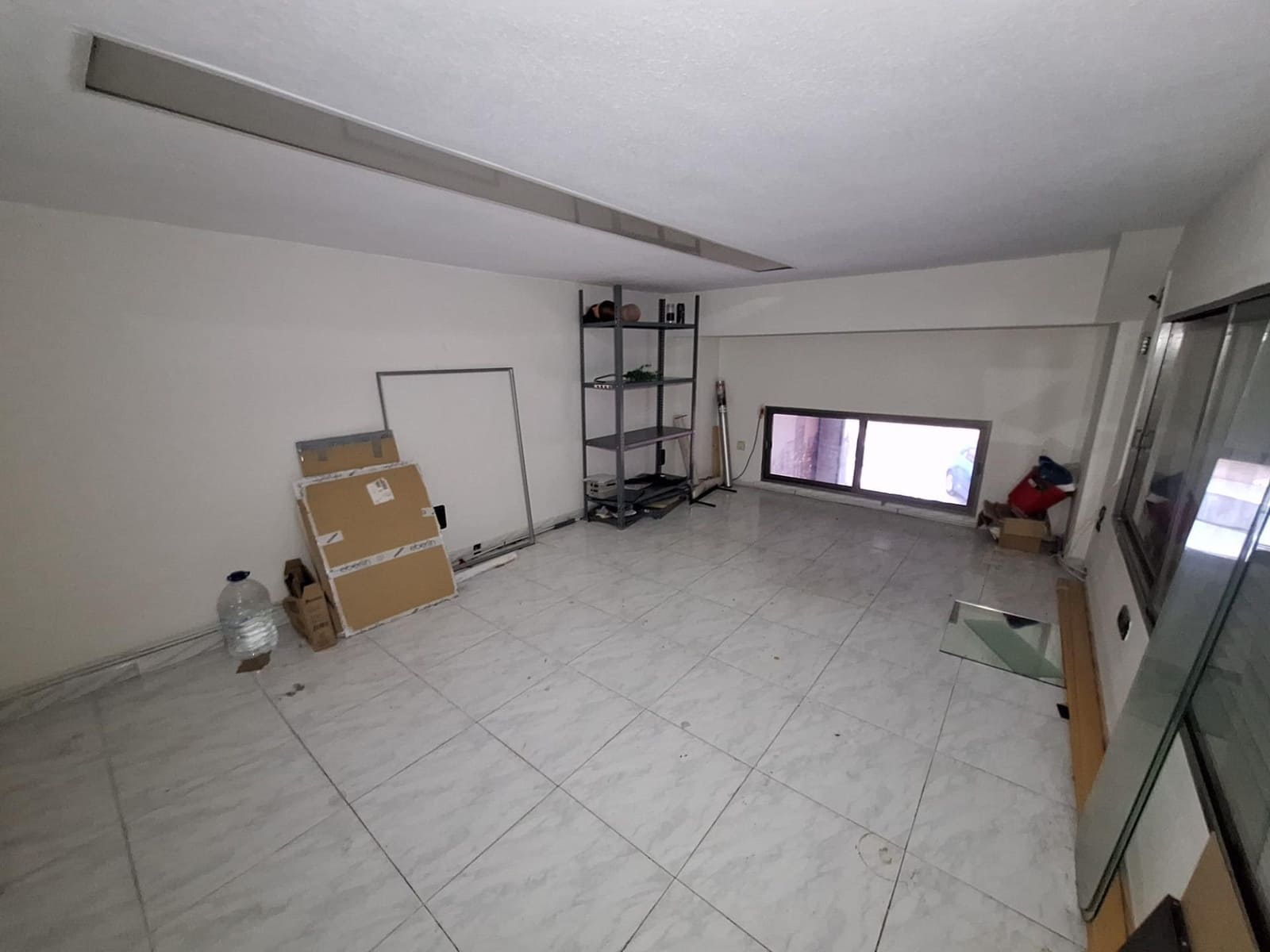 Erhverv til leje i Alzira - € 700 (Ref: 8900335)