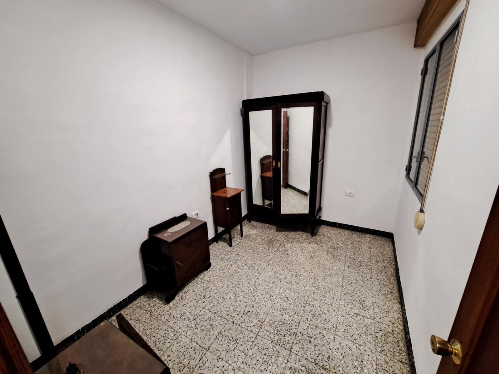 8 soveværelse Byhus til salg i Alzira med garage - € 254.000 (Ref: 8911183)