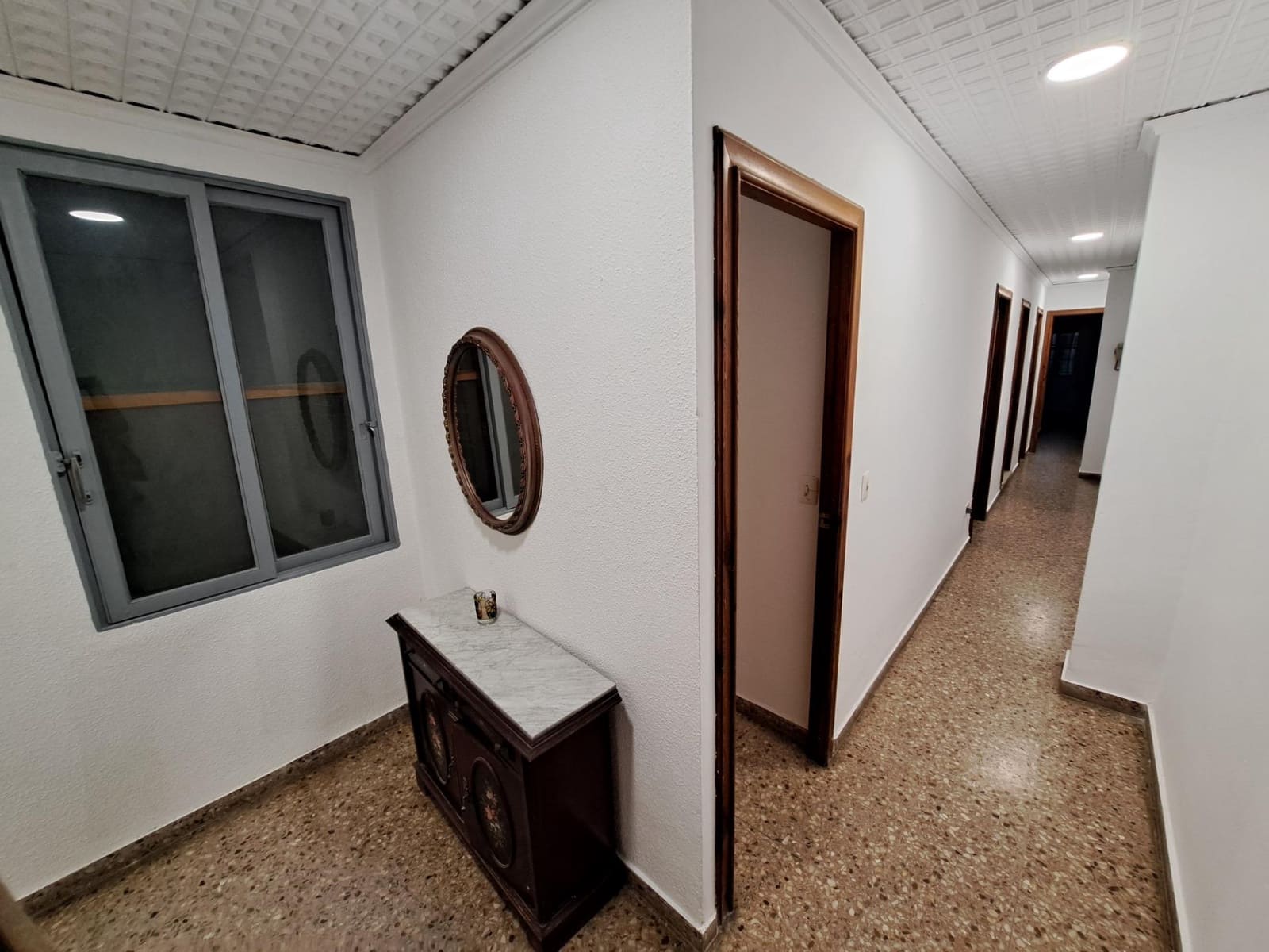 8 soveværelse Byhus til salg i Alzira med garage - € 254.000 (Ref: 8911183)