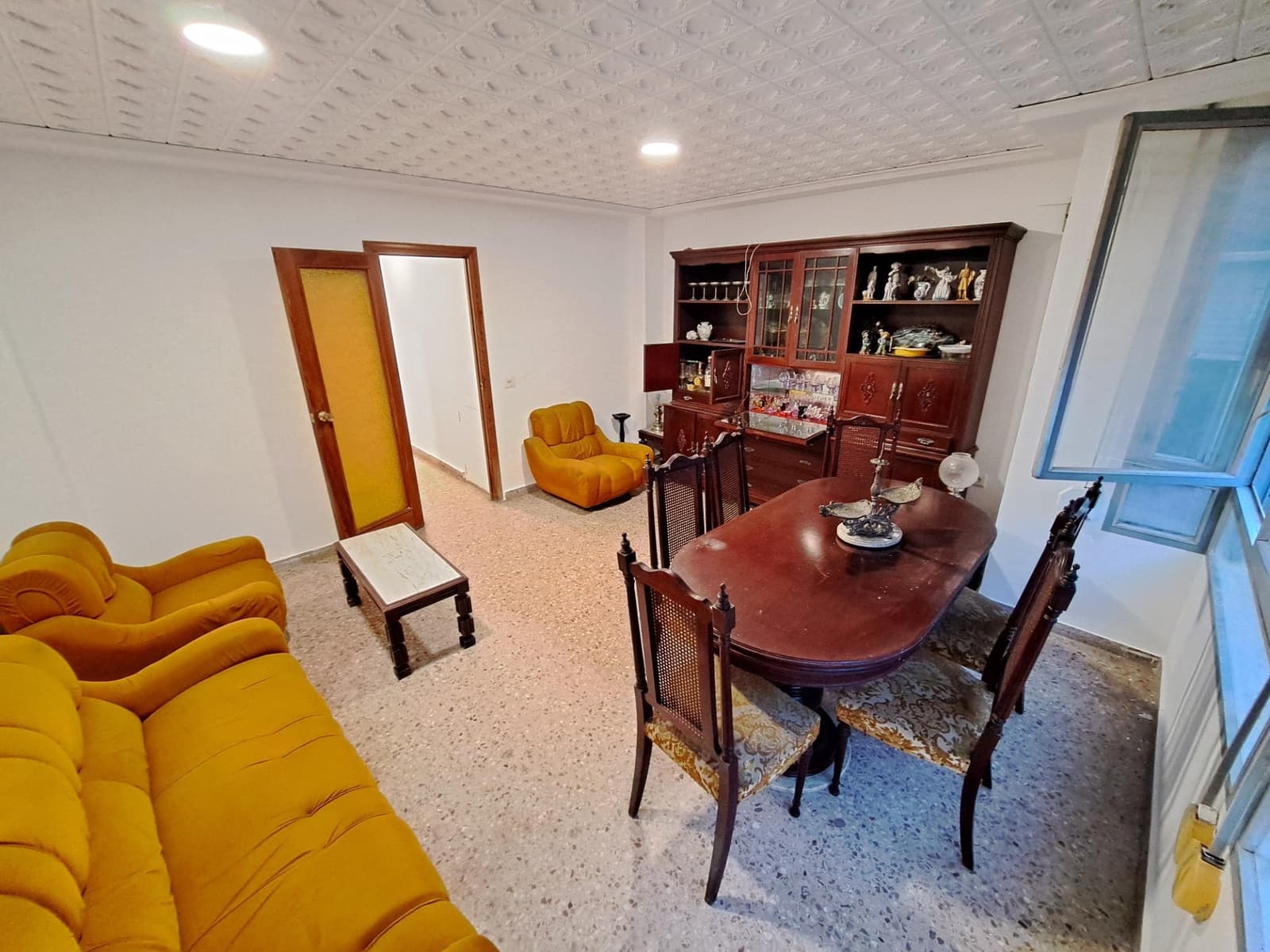 8 soveværelse Byhus til salg i Alzira med garage - € 254.000 (Ref: 8911183)