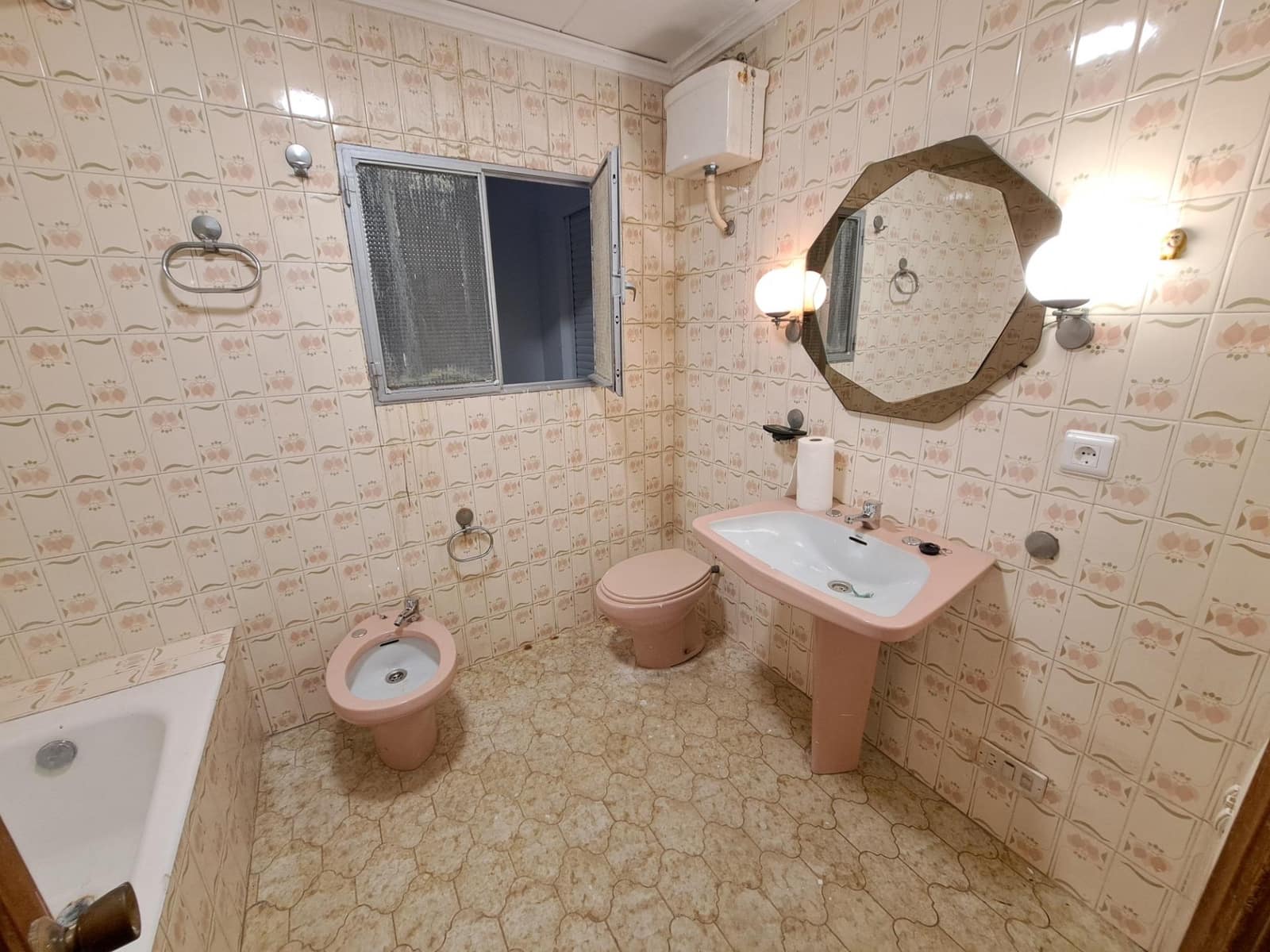 8 soveværelse Byhus til salg i Alzira med garage - € 254.000 (Ref: 8911183)