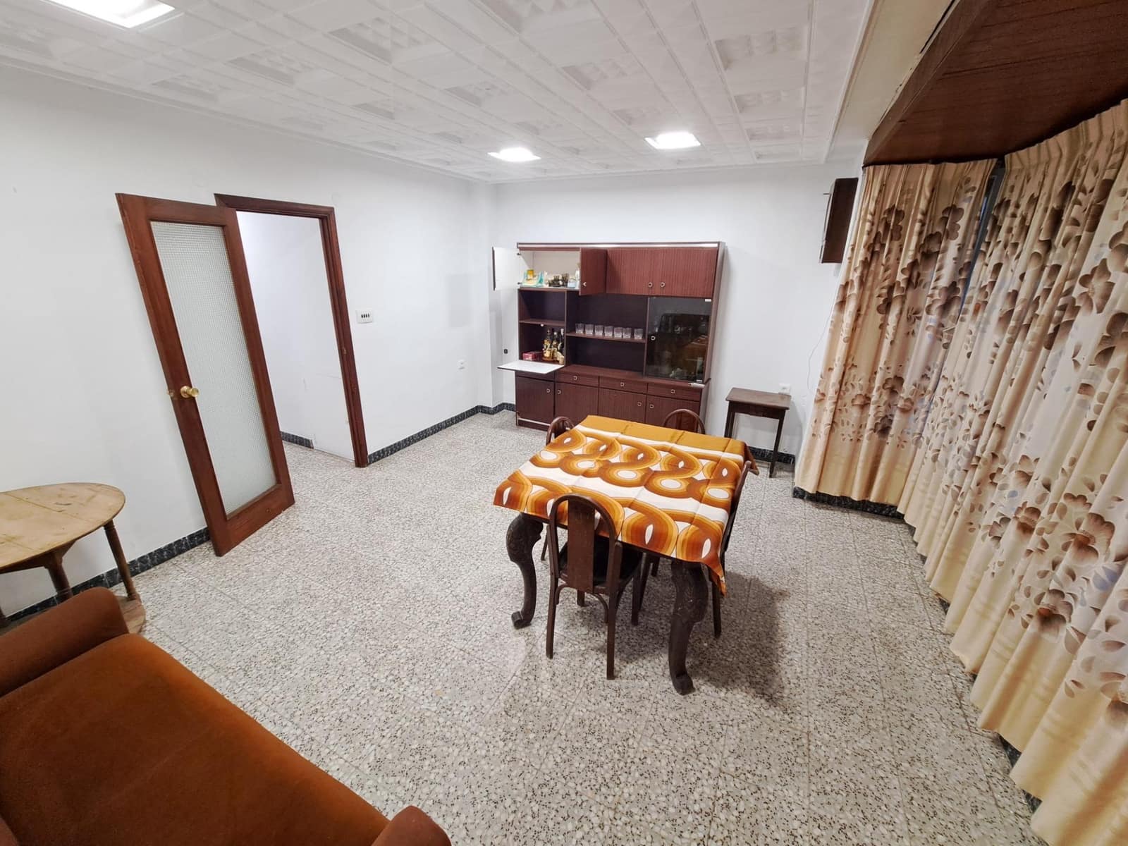 8 soveværelse Byhus til salg i Alzira med garage - € 254.000 (Ref: 8911183)