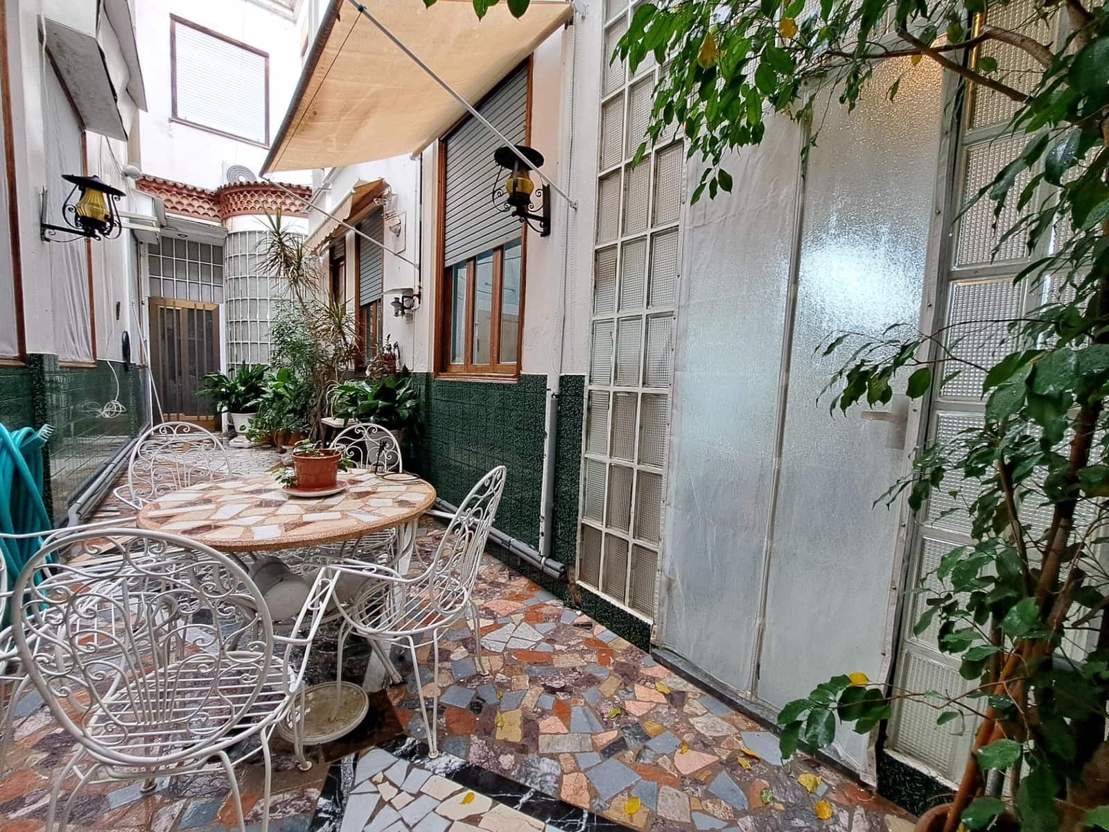 6 soveværelse Lejlighed til salg i Carcaixent - € 220.000 (Ref: 8911184)