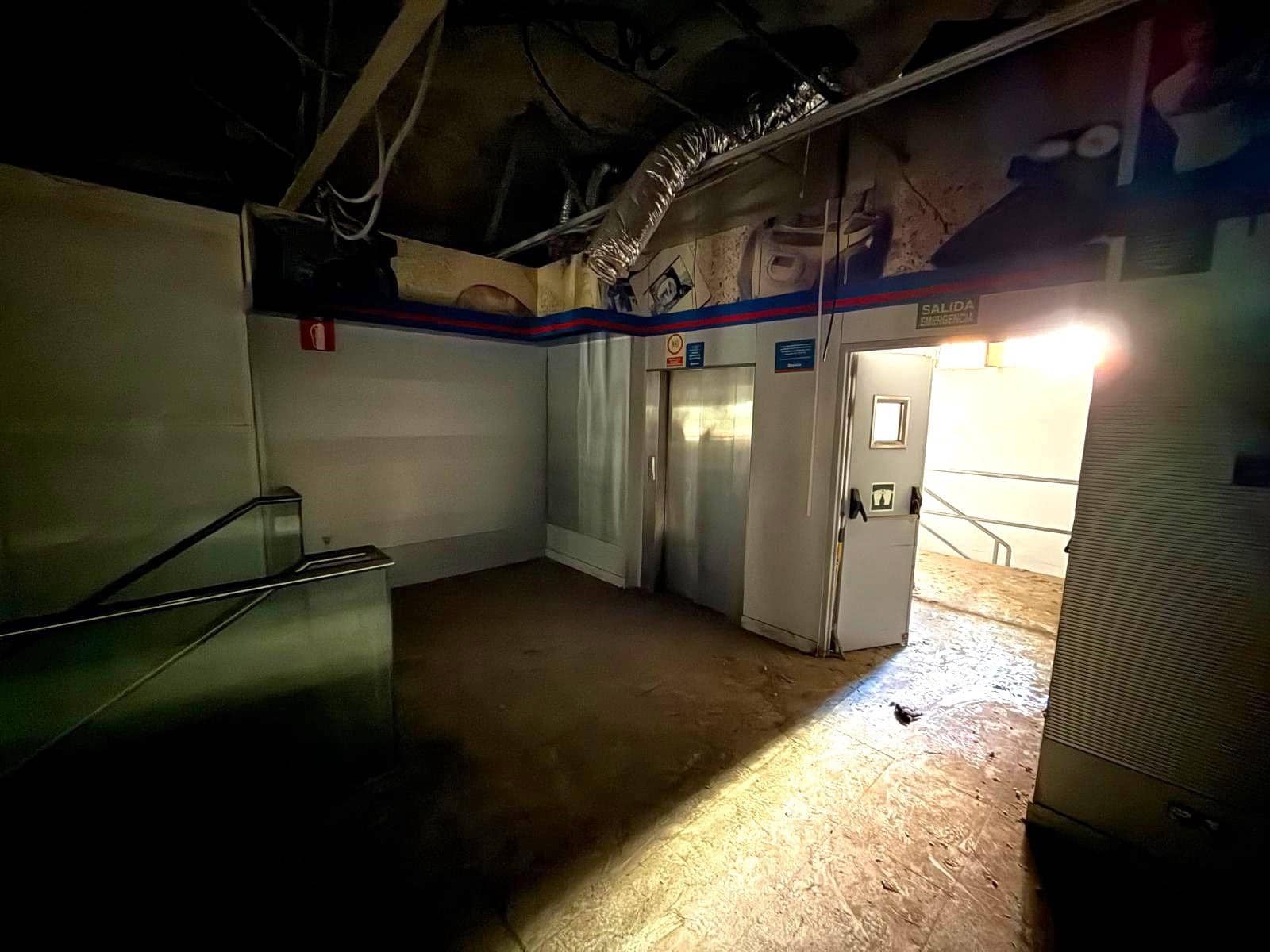 Erhverv til leje i Alzira - € 5.000 (Ref: 8918216)