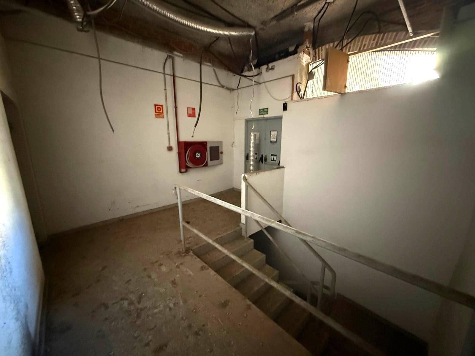 Erhverv til leje i Alzira - € 5.000 (Ref: 8918216)