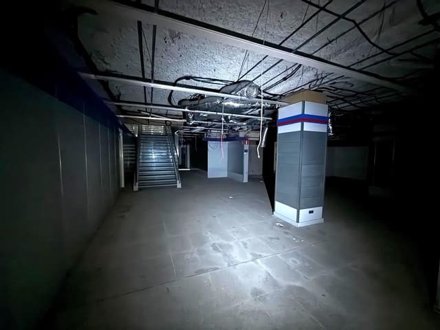 Komercyjne do wynajęcia w Alzira - 5 000 € (Ref: 8918216)