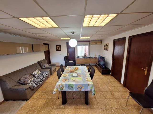 4 soveværelse Villa til salg i Alzira med swimmingpool - € 143.000 (Ref: 8929019)