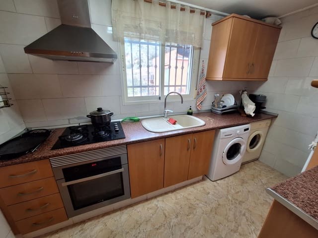 4 soveværelse Villa til salg i Alzira med swimmingpool - € 143.000 (Ref: 8929019)