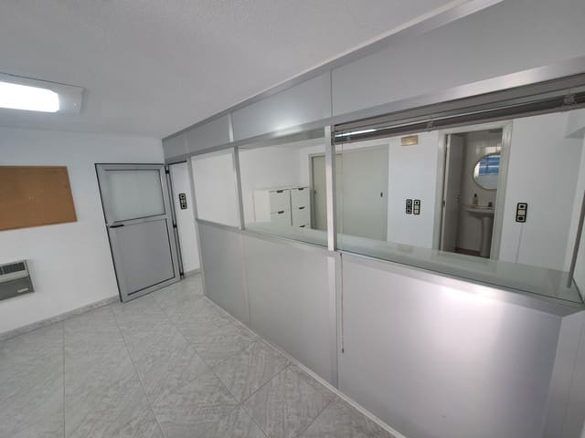 Office for sale in Alzira - € 40,000 (Ref: 8946779)