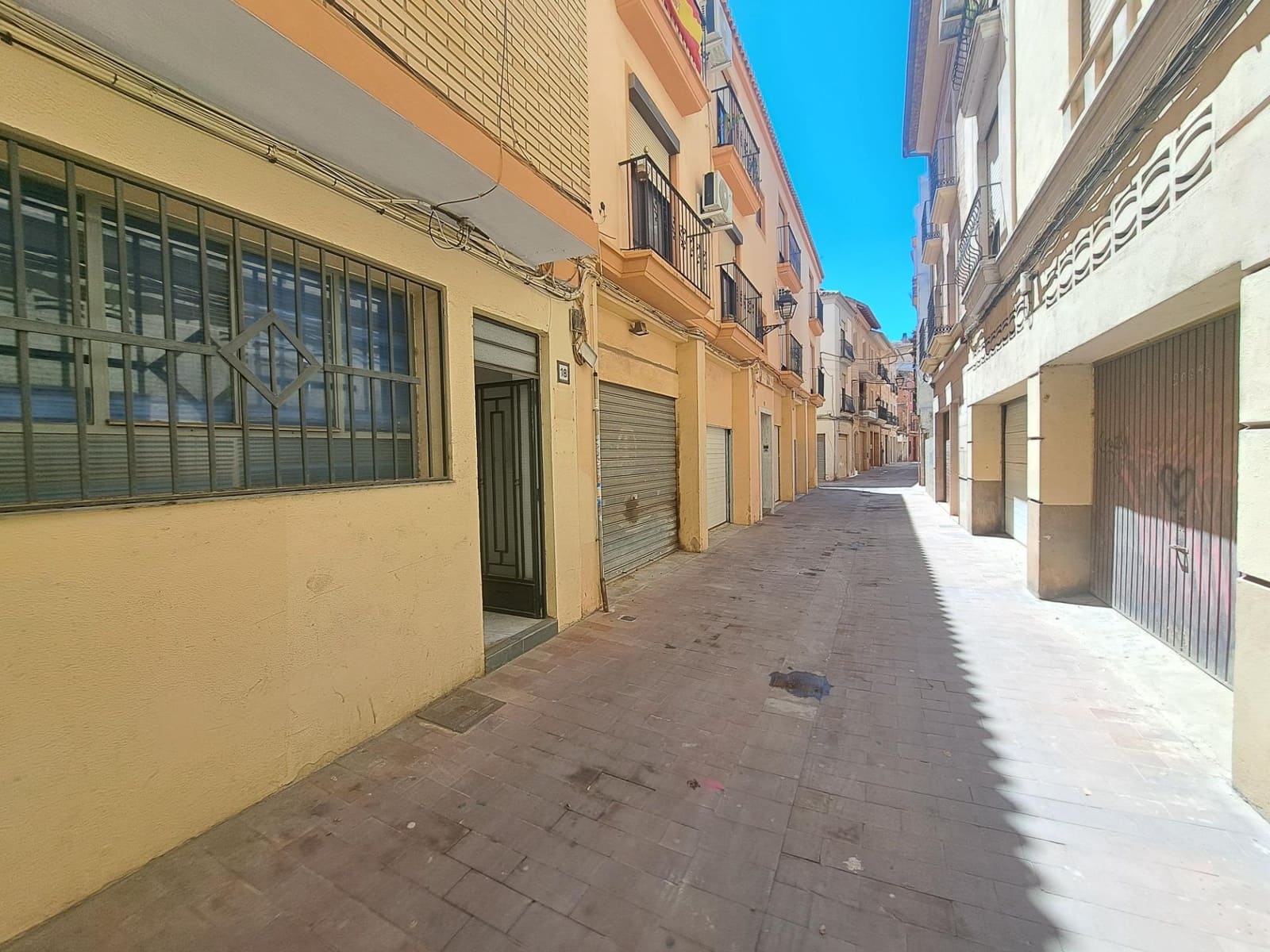 Kontor til salgs i Alzira - € 40 000 (Ref: 8946779)
