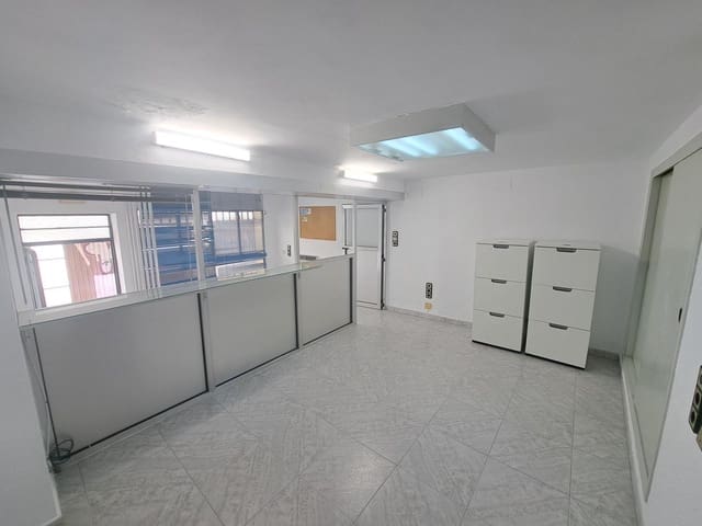 Office for sale in Alzira - € 40,000 (Ref: 8946779)