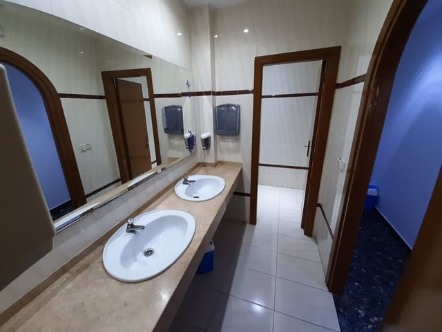 Erhverv til leje i Alzira - € 1.200 (Ref: 8970314)