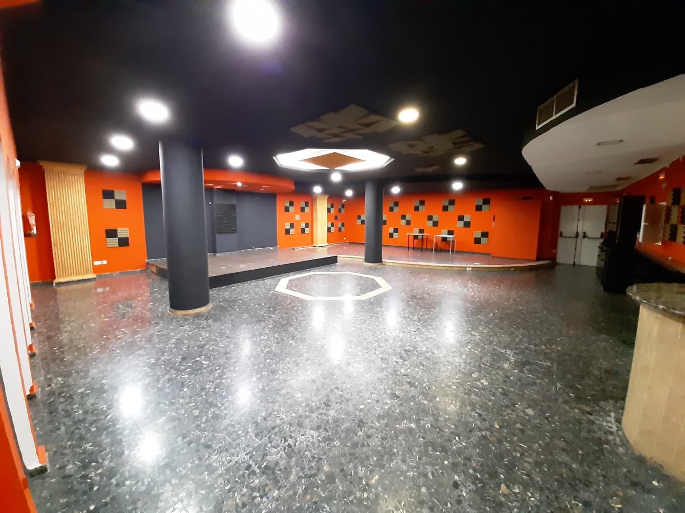 Erhverv til leje i Alzira - € 1.200 (Ref: 8970314)