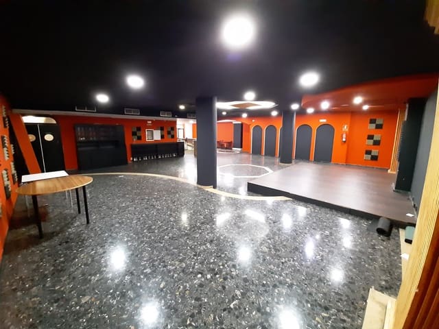 Erhverv til leje i Alzira - € 1.200 (Ref: 8970314)