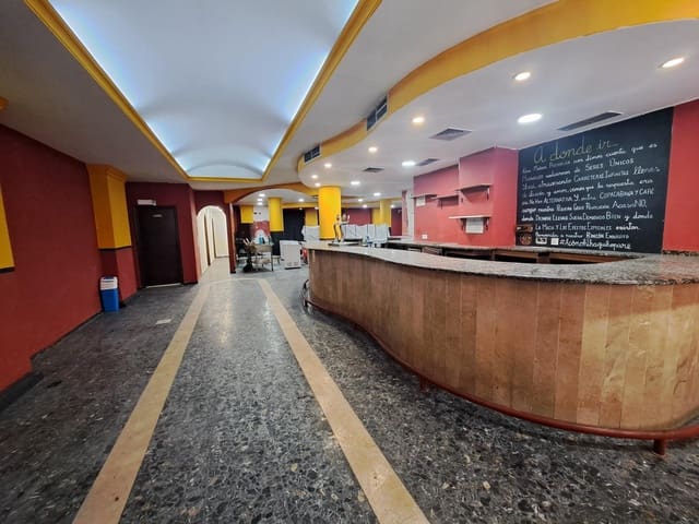 Erhverv til leje i Alzira - € 1.200 (Ref: 8970314)