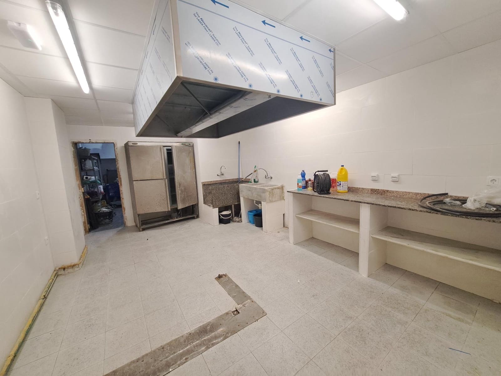 Erhverv til leje i Alzira - € 1.200 (Ref: 8970314)