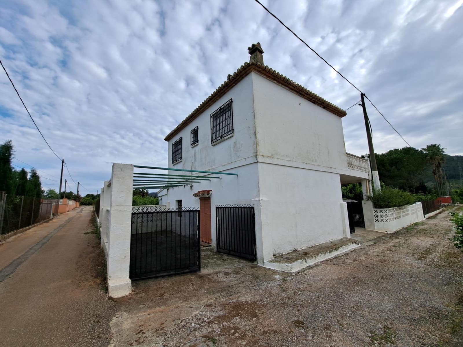 4 slaapkamer Villa te koop in Alzira met zwembad - € 185.000 (Ref: 8979075)