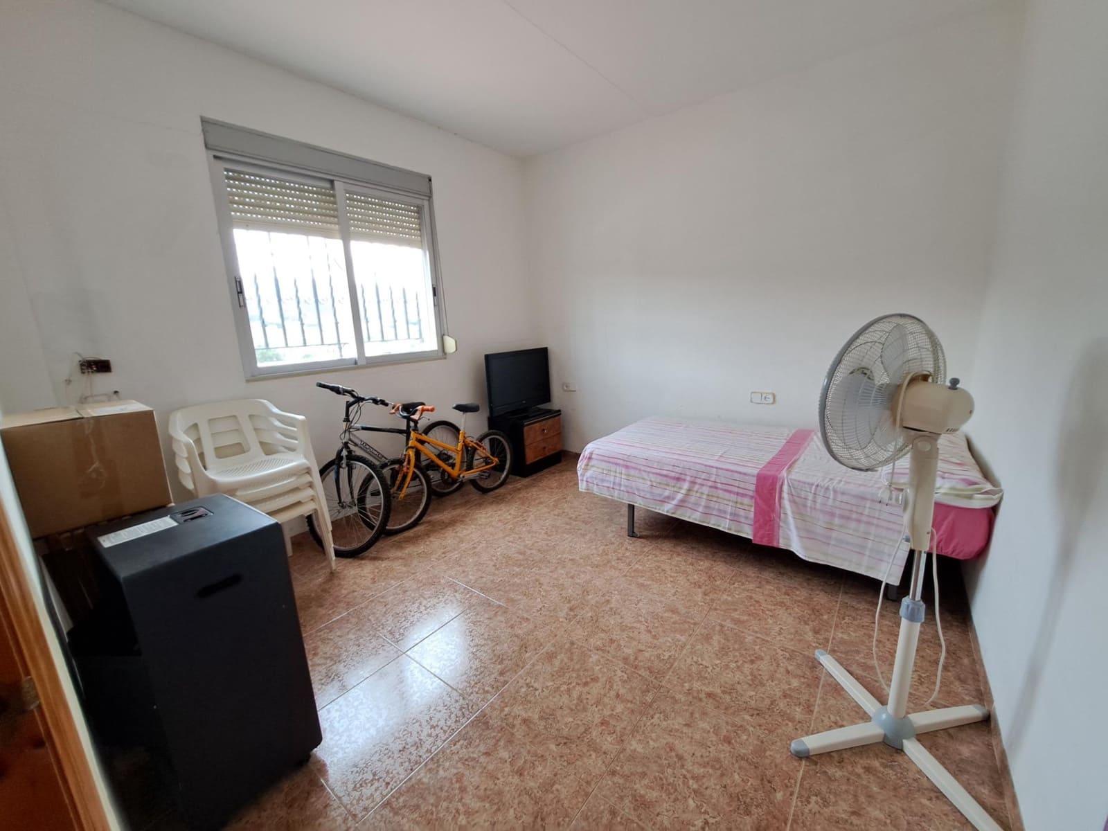4 slaapkamer Villa te koop in Alzira met zwembad - € 185.000 (Ref: 8979075)