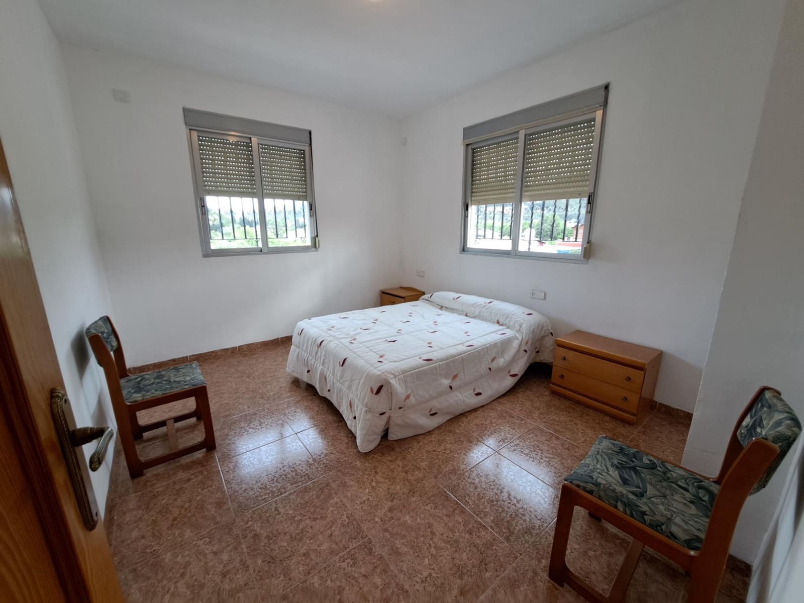 4 slaapkamer Villa te koop in Alzira met zwembad - € 185.000 (Ref: 8979075)