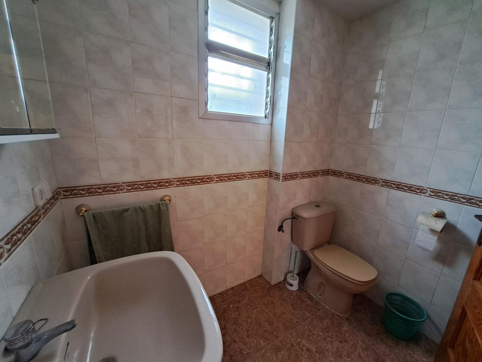 4 slaapkamer Villa te koop in Alzira met zwembad - € 185.000 (Ref: 8979075)