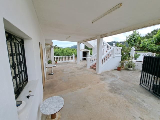 4 soveværelse Villa til salg i Alzira med swimmingpool - € 185.000 (Ref: 8979075)