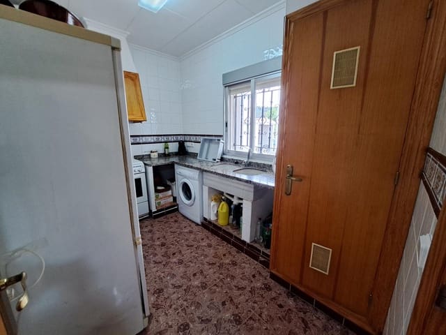 4 soveværelse Villa til salg i Alzira med swimmingpool - € 185.000 (Ref: 8979075)