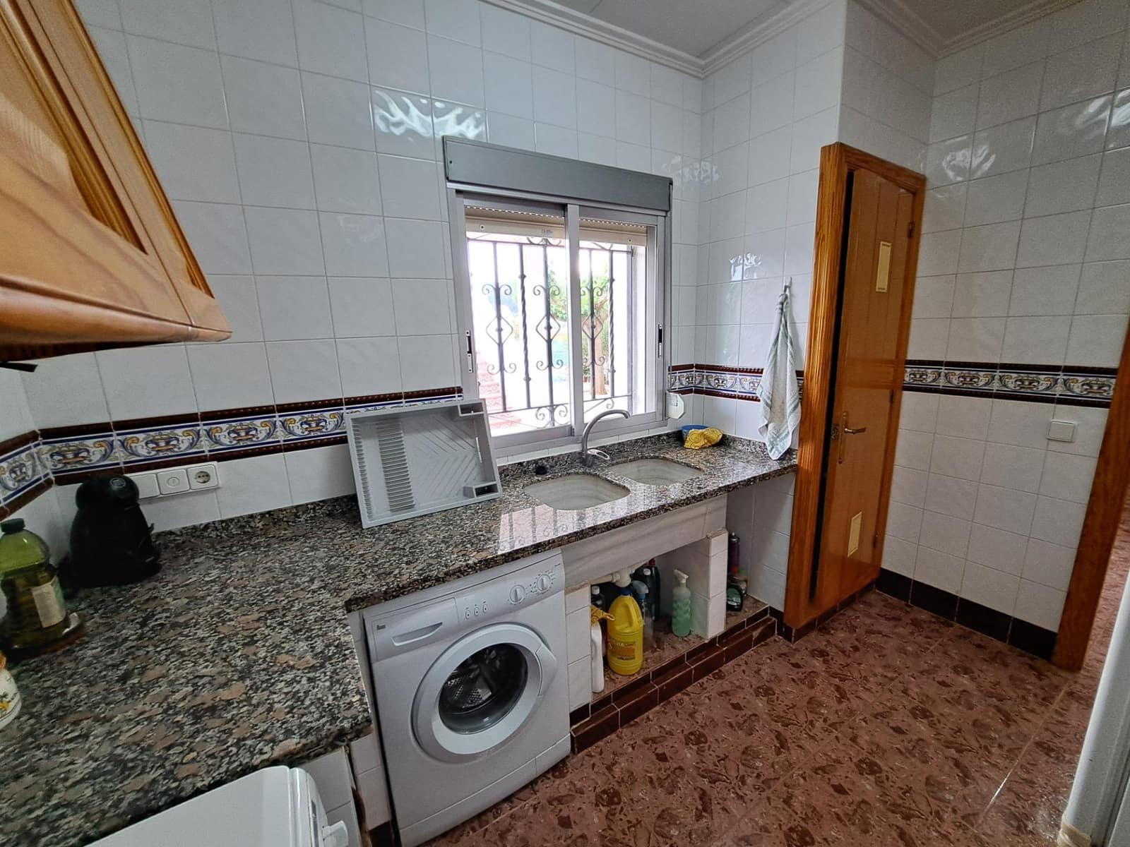4 slaapkamer Villa te koop in Alzira met zwembad - € 185.000 (Ref: 8979075)