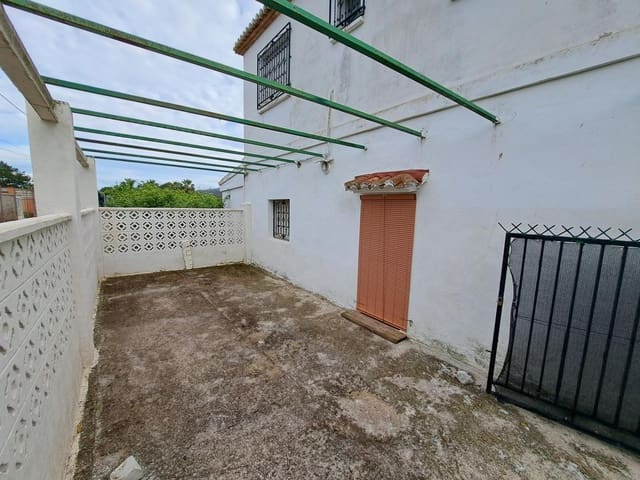 4 soveværelse Villa til salg i Alzira med swimmingpool - € 185.000 (Ref: 8979075)