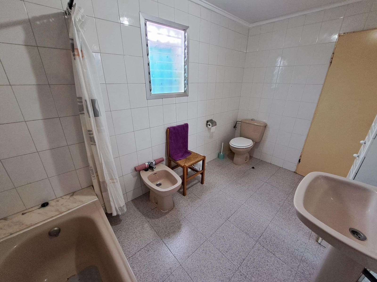 4 slaapkamer Villa te koop in Alzira met zwembad - € 185.000 (Ref: 8979075)