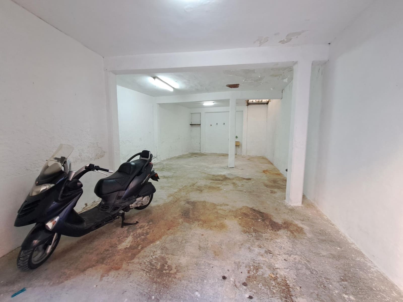 Garage til salg i Alzira - € 39.000 (Ref: 8985927)