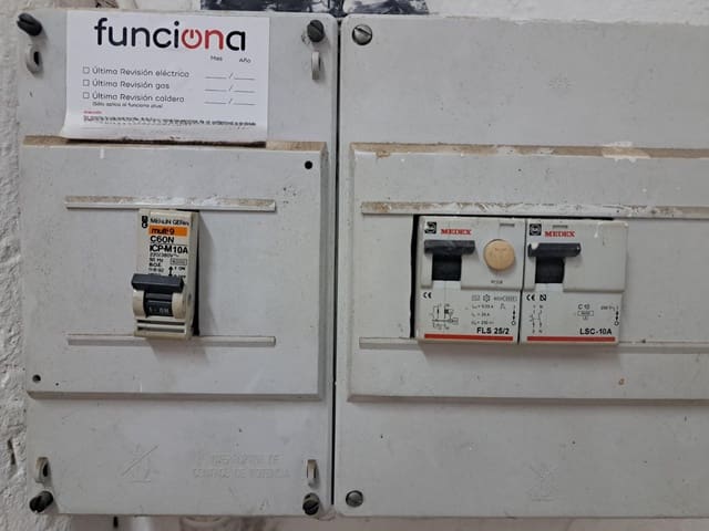 Garagem para venda em Alzira - 39 000 € (Ref: 8985927)