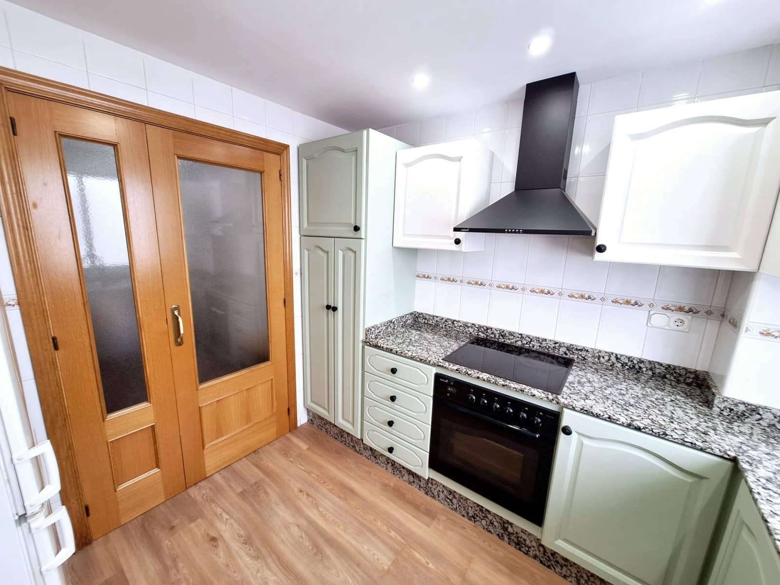 3 slaapkamer Flat te huur in Carcaixent - € 760 (Ref: 8999423)