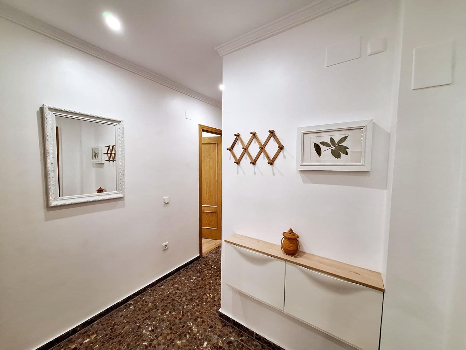 3 slaapkamer Flat te huur in Carcaixent - € 760 (Ref: 8999423)