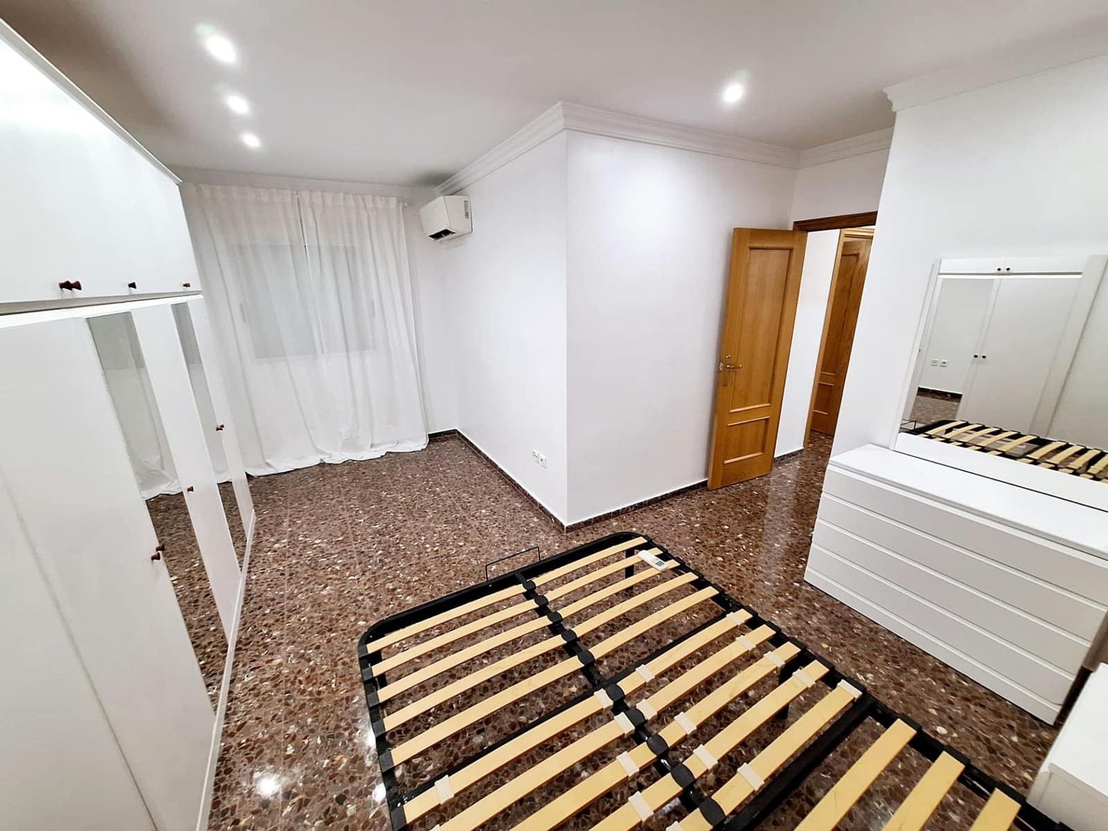 3 slaapkamer Flat te huur in Carcaixent - € 760 (Ref: 8999423)