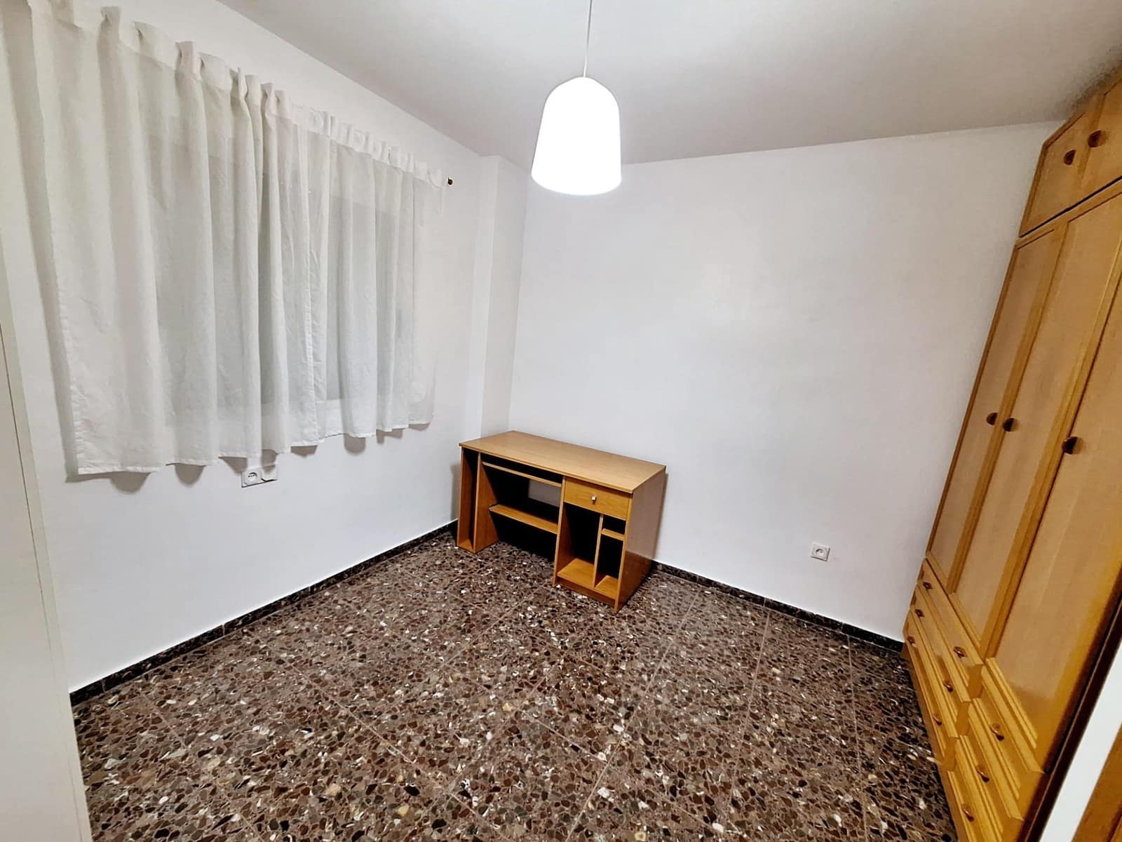 3 slaapkamer Flat te huur in Carcaixent - € 760 (Ref: 8999423)