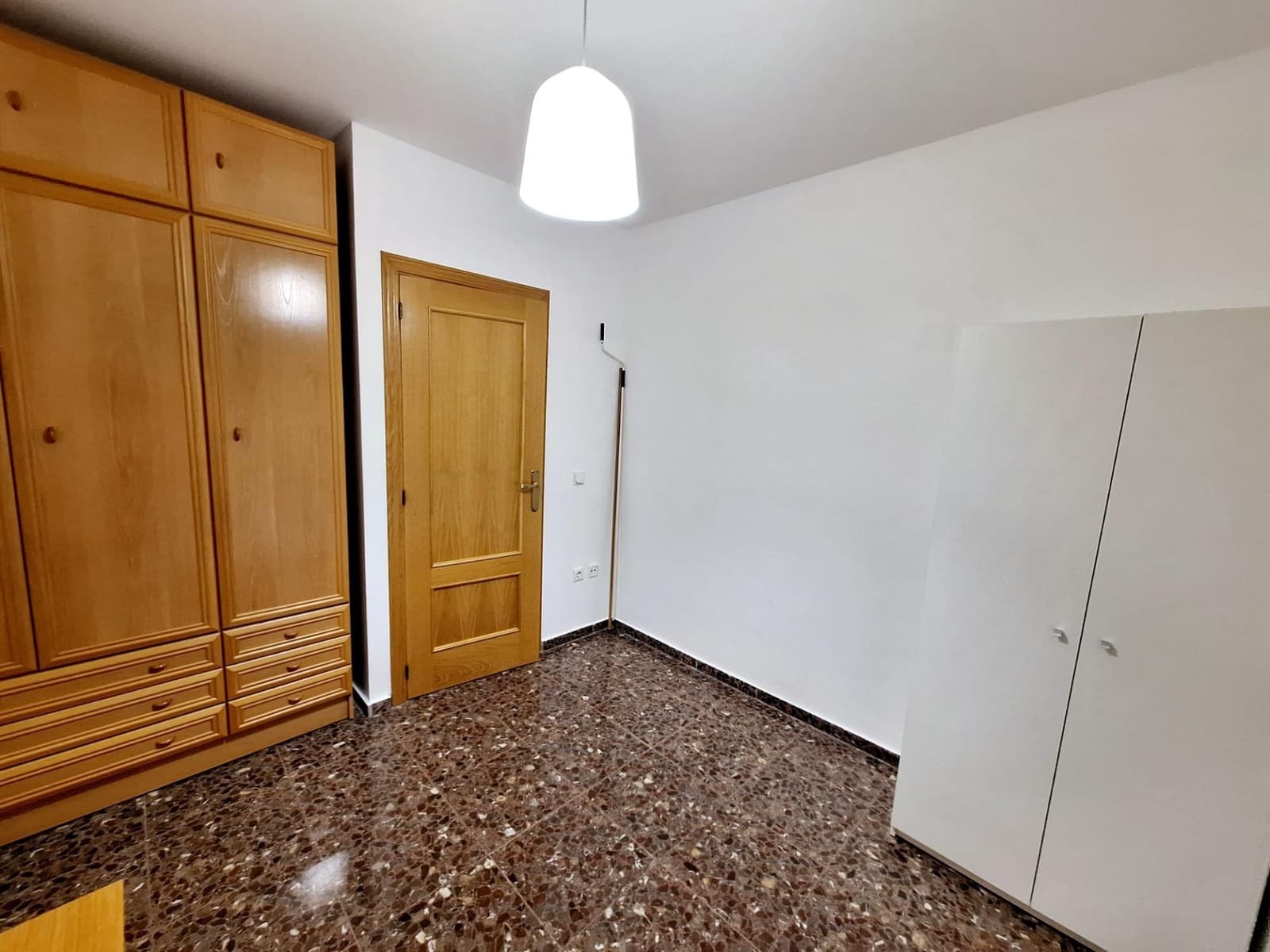 3 slaapkamer Flat te huur in Carcaixent - € 760 (Ref: 8999423)