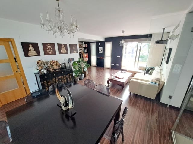 4 slaapkamer Rijtjeshuis te koop in Alzira - € 380.000 (Ref: 9023114)