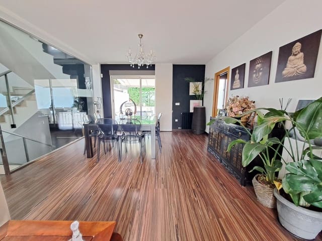 4 slaapkamer Rijtjeshuis te koop in Alzira - € 380.000 (Ref: 9023114)